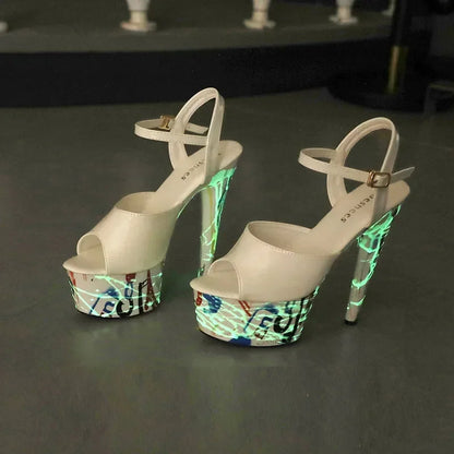 Super High Platform Sandals – Glanz, Höhe & Attitude