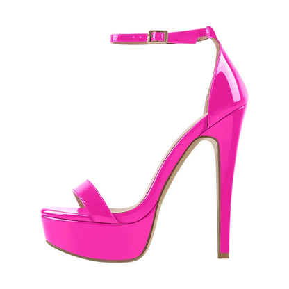 Hot & glossy – diese Sandalen lassen dich strahlen ✨