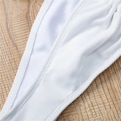 Triangle Bikini – minimalistisch, heiß & perfekt für den Sommer