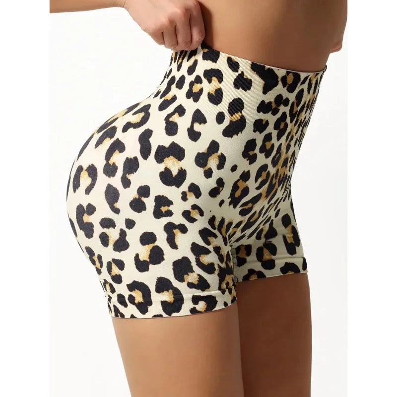 Wild & Fit – Nahtlose Yoga Shorts mit Leopardenprint 🐆
