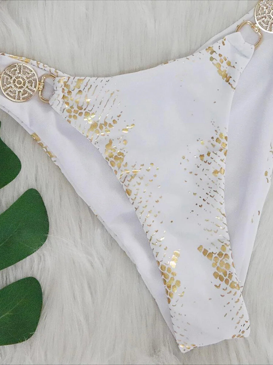 Snake Print Bikini – wild, glänzend & mit sexy High-Cut