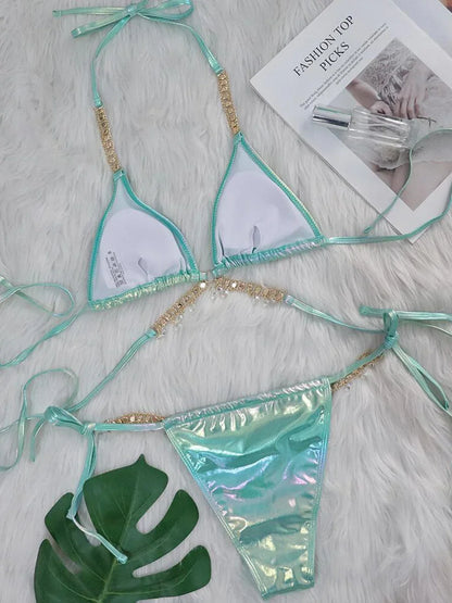 Bikini im Wet-Look mit Diamantdetails – auffällig, edgy & verführerisch