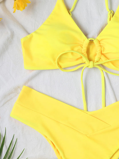 Schnür-Bikini – schlicht, elastisch & verführerisch feminin