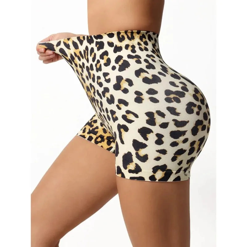 Wild & Fit – Nahtlose Yoga Shorts mit Leopardenprint 🐆