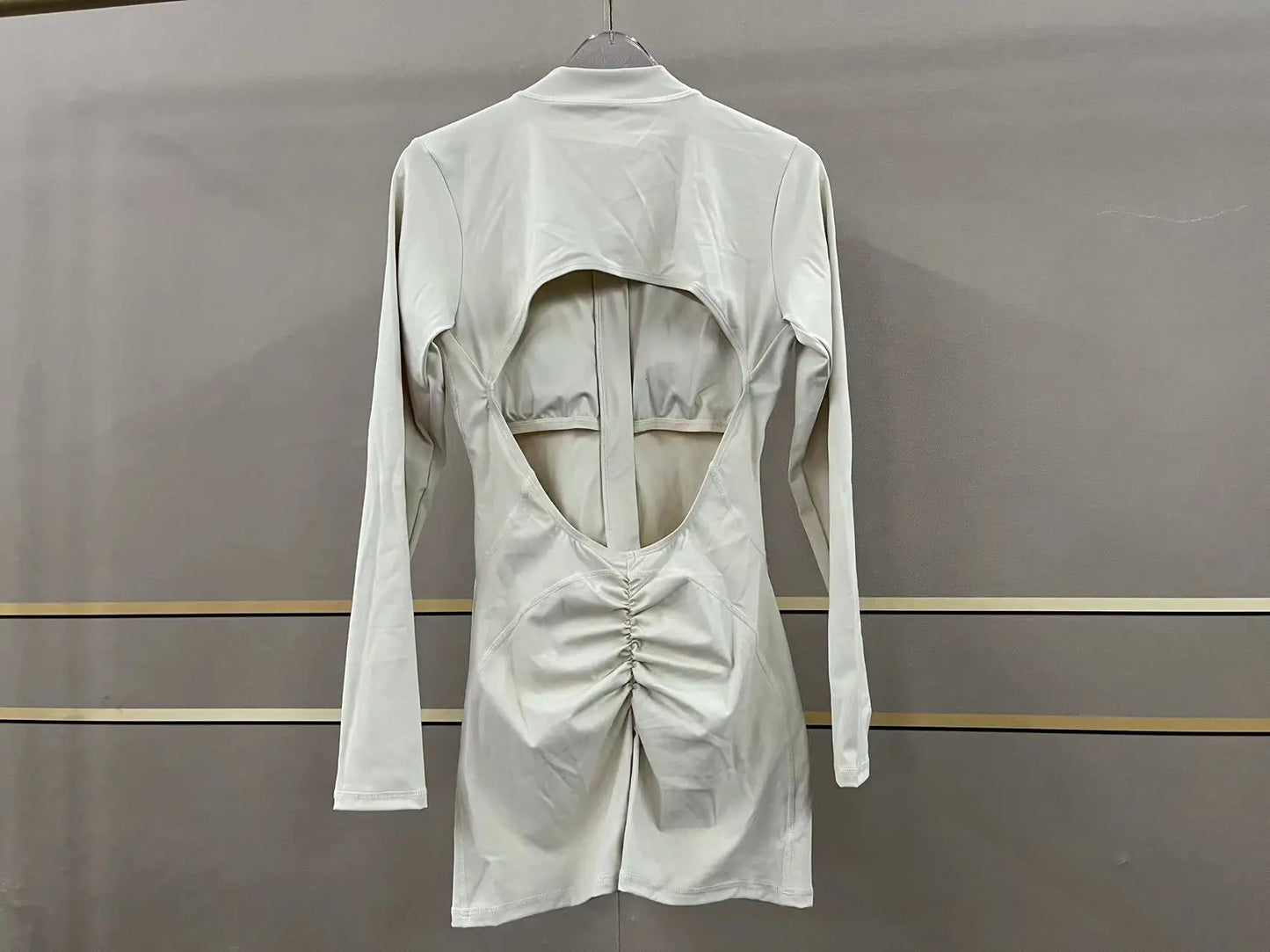 V-Rücken Scrunch Sport-Jumpsuit – Perfekte Kombination aus Style & Performance