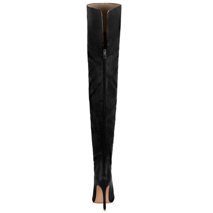 Schwarze Overknee-Stiefel aus Lackleder mit spitzer Zehenpartie – Elegant. Dominant. Zeitlos.