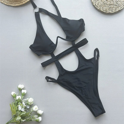 Asymmetrischer Monokini – stylisch, stützend & verführerisch geschnitten