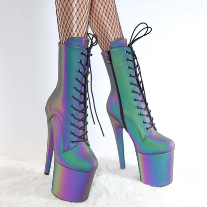 Luminous Holo Booties – Glanz bei Tag, Glow bei Nacht