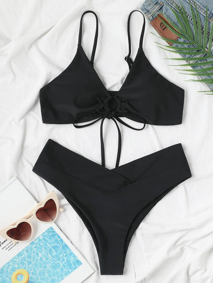 Schnür-Bikini – schlicht, elastisch & verführerisch feminin