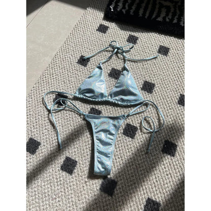 Glitzernder High-Cut Halter-Bikini – für funkelnde Auftritte am Strand