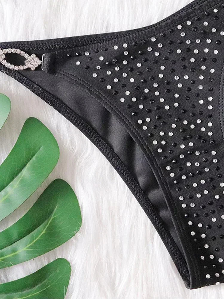 Strass & Pailletten Bikini – glamourös, auffällig & perfekt für heiße Auftritte