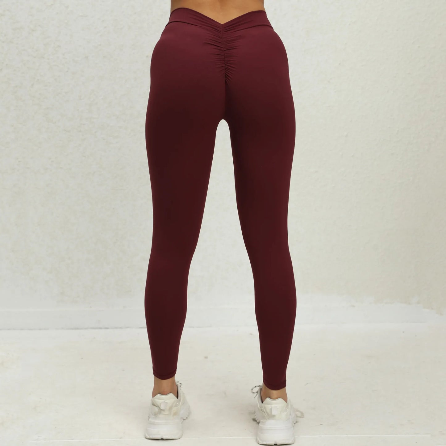 Sexy Scrunch-Leggings mit V-Taille – dein neuer Workout-Crush 🍑🖤