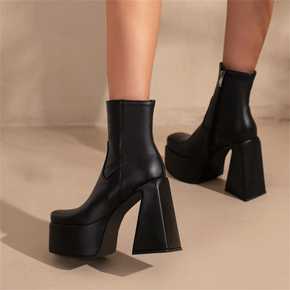 Platform Ankle Boots mit Zipper – Bold. Clean. Fashion-Statement.