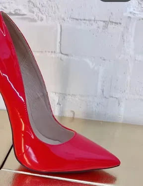 CACA Fetish Strap Heels – Provokant. Elegant. Grenzenlos.