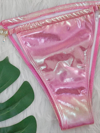 Bikini im Wet-Look mit Diamantdetails – auffällig, edgy & verführerisch