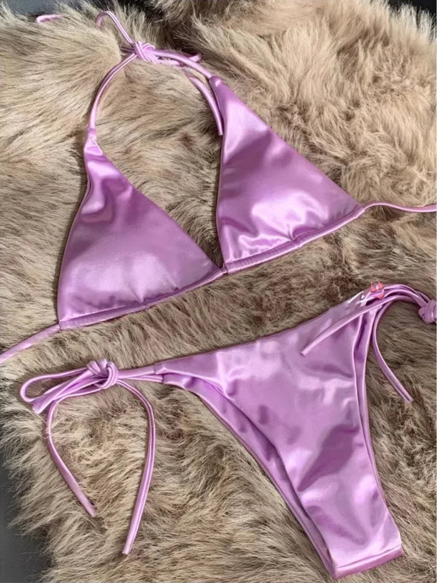 Metallic Satin Bikini-Set – glänzender Look mit brasilianischem Flair