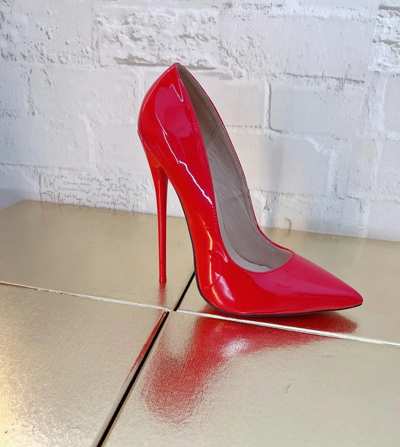 CACA Fetish Strap Heels – Für alle, die keine Kompromisse machen