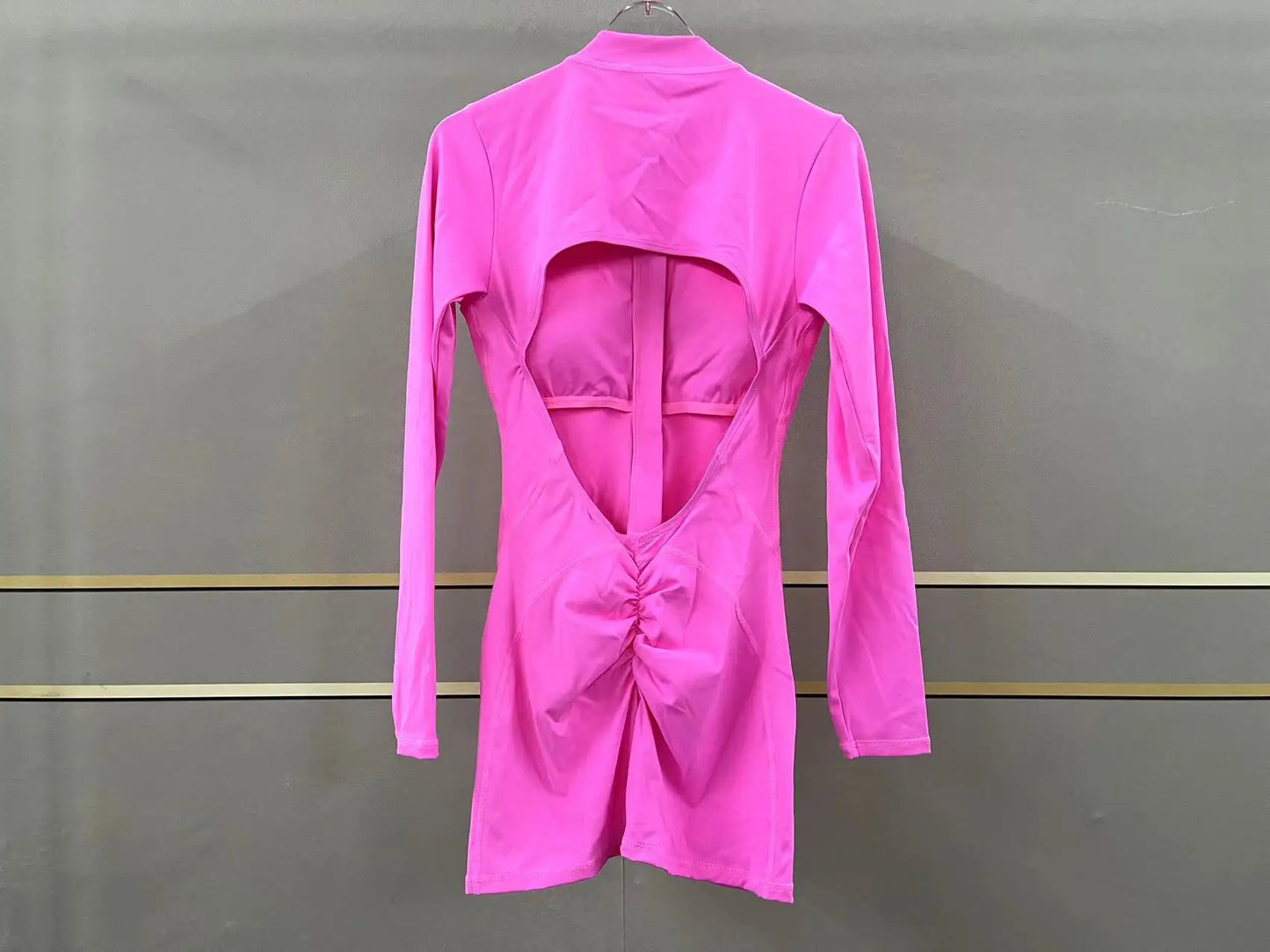 V-Rücken Scrunch Sport-Jumpsuit – Perfekte Kombination aus Style & Performance