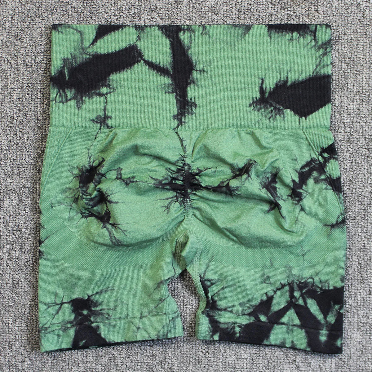 Tie-Dye Vibes & perfekte Kurven – Nahtlose Sport-Shorts für deinen Style-Moment