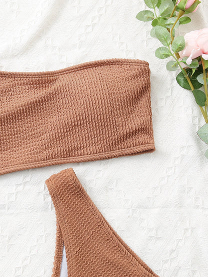 One-Shoulder Bikini in strukturierter Optik – minimalistisch, aber extrem wirkungsvoll