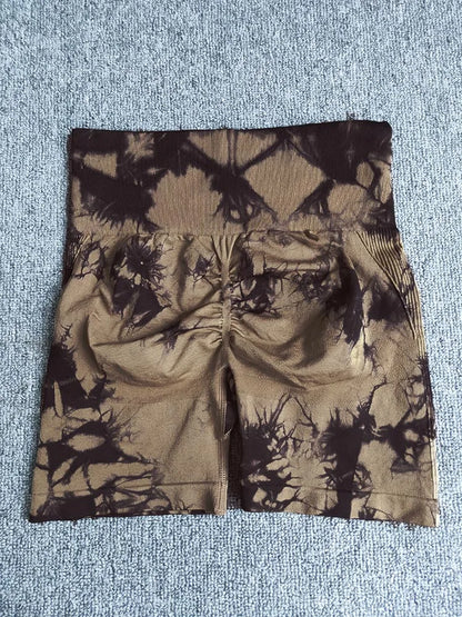 Tie-Dye Vibes & perfekte Kurven – Nahtlose Sport-Shorts für deinen Style-Moment