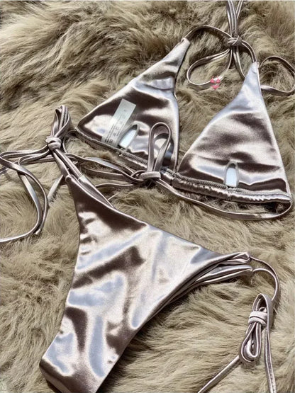 Metallic Satin Bikini-Set – glänzender Look mit brasilianischem Flair