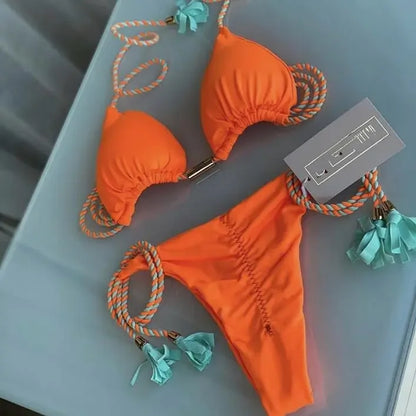 Mehrfarbiger Triangle-Bikini – verspielt, sexy & rückenfrei