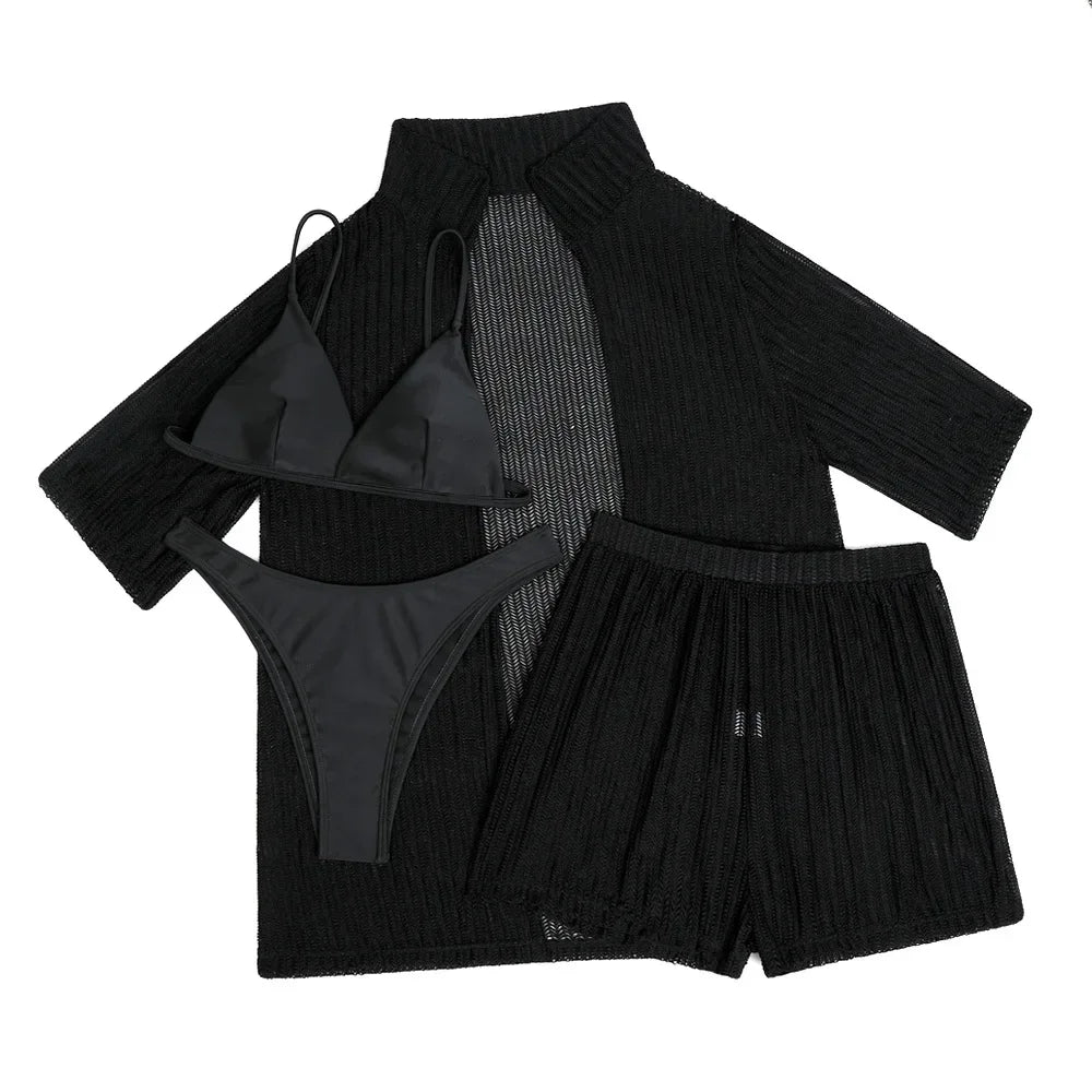 Vier-teiliges Bikini-Set mit gehäkelter Tunika – stilvoll am Strand