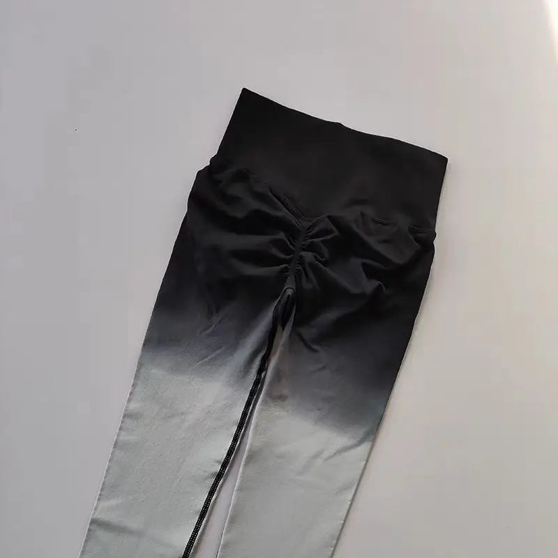 Gradient Goals – Seamless Push-Up Leggings 💫