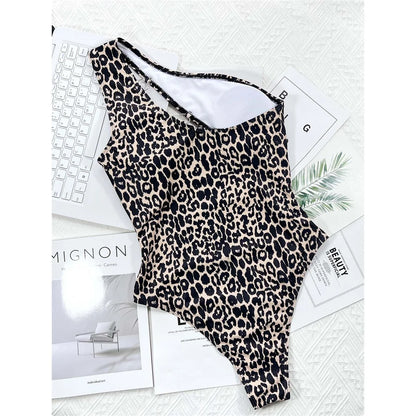Leopard One-Shoulder Badeanzug – wild, elegant & perfekt im Trend