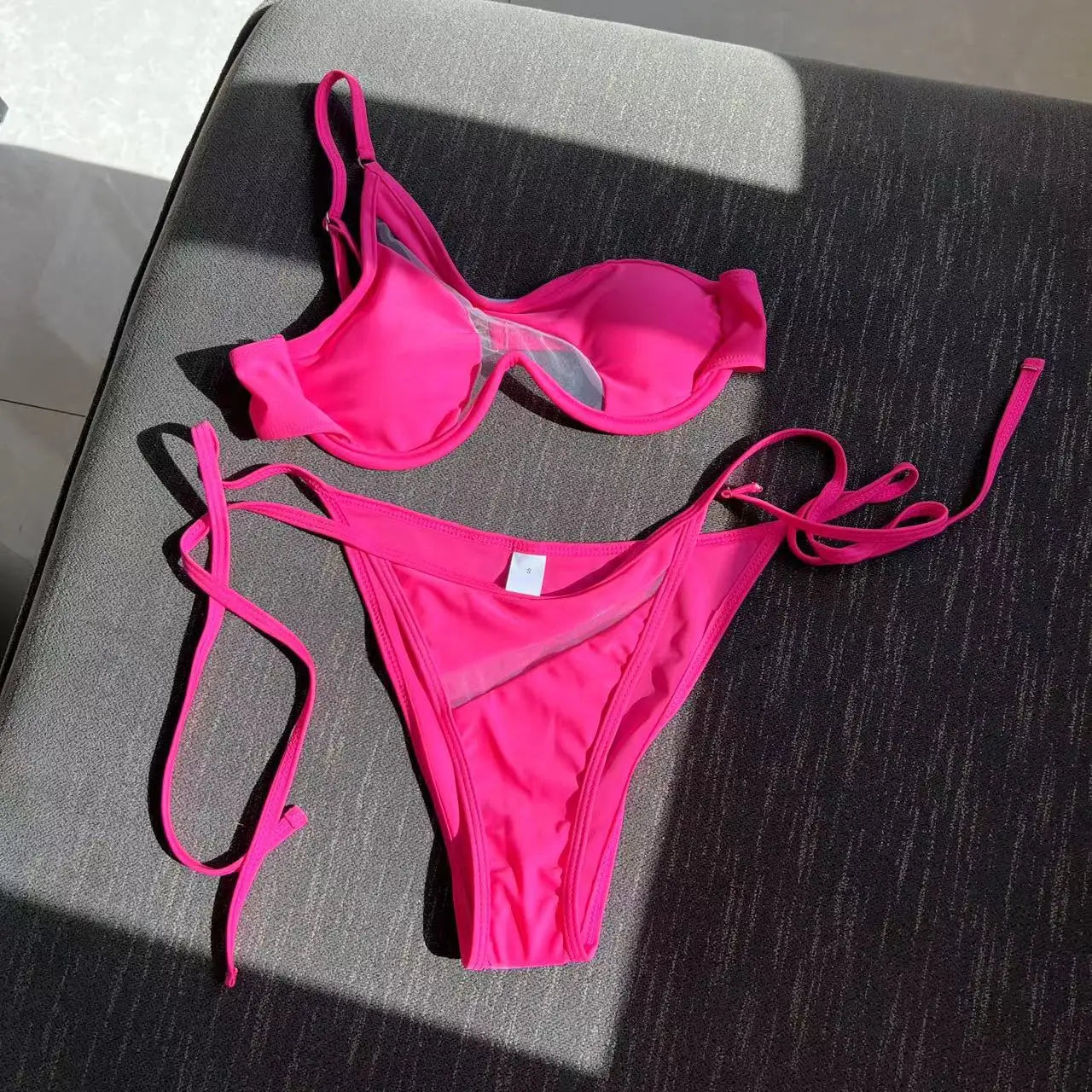 V-Bar Mesh Bikini-Set – asymmetrisch, formend & super modern