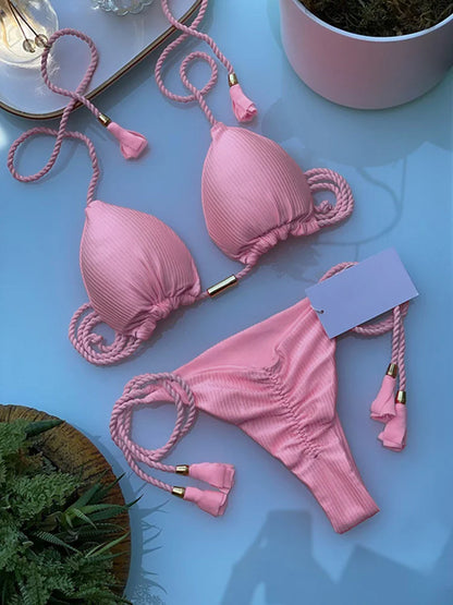 Mehrfarbiger Triangle-Bikini – verspielt, sexy & rückenfrei