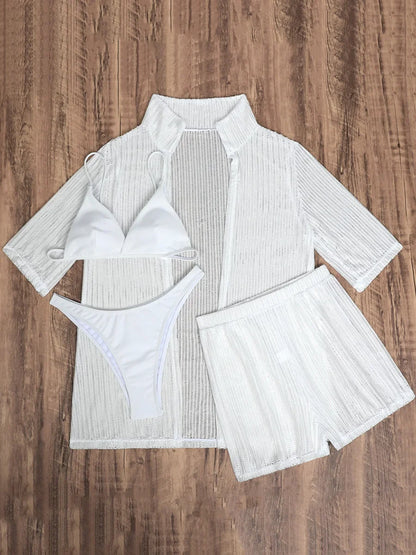 Vier-teiliges Bikini-Set mit gehäkelter Tunika – stilvoll am Strand