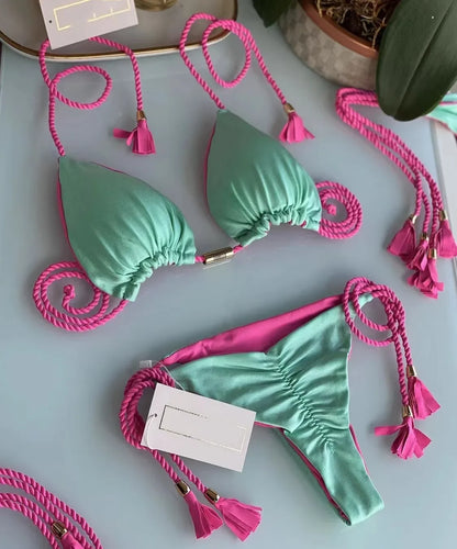Mehrfarbiger Triangle-Bikini – verspielt, sexy & rückenfrei