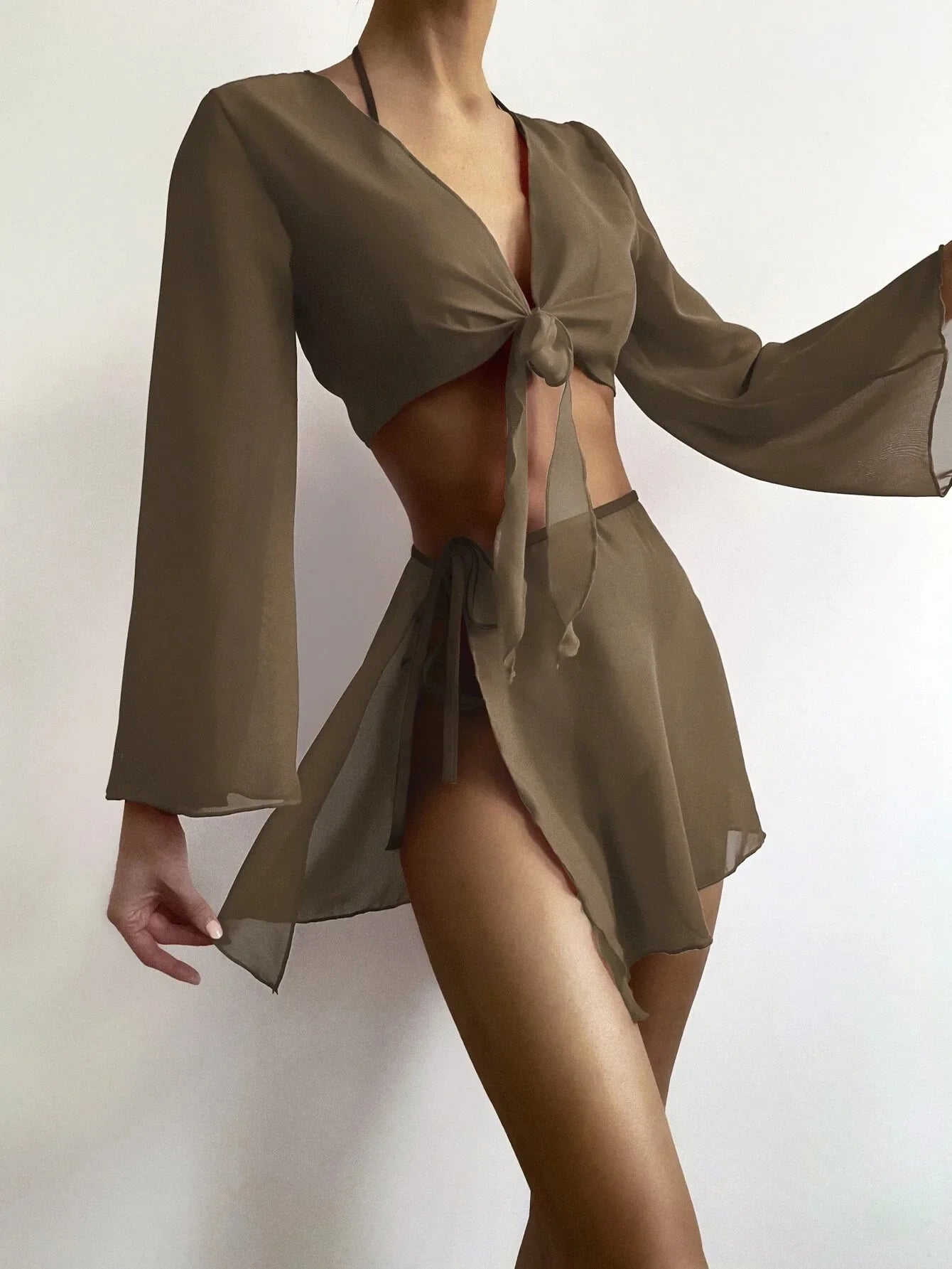 4-teiliges Bikini-Set mit Mesh-Sarong und Cover-Up – stylisch am Strand