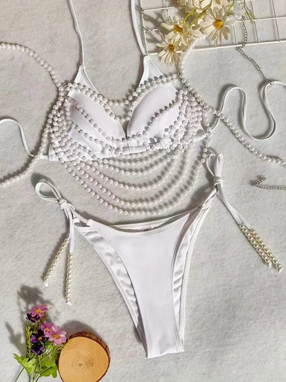 3-teiliges Bikini-Set mit Perlenketten – Luxus am Strand