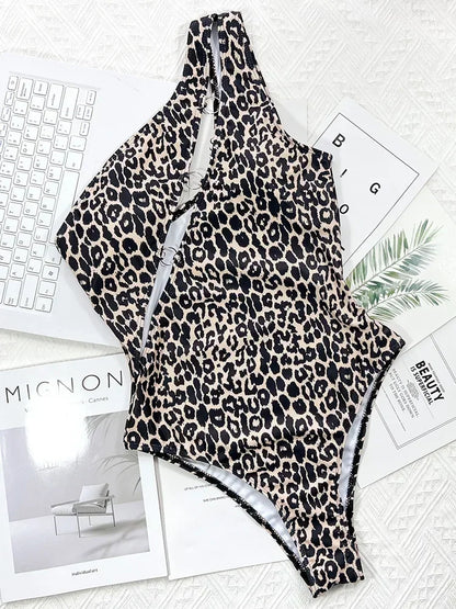 Leopard Monokini mit Metallringen – wild, asymmetrisch & stilvoll