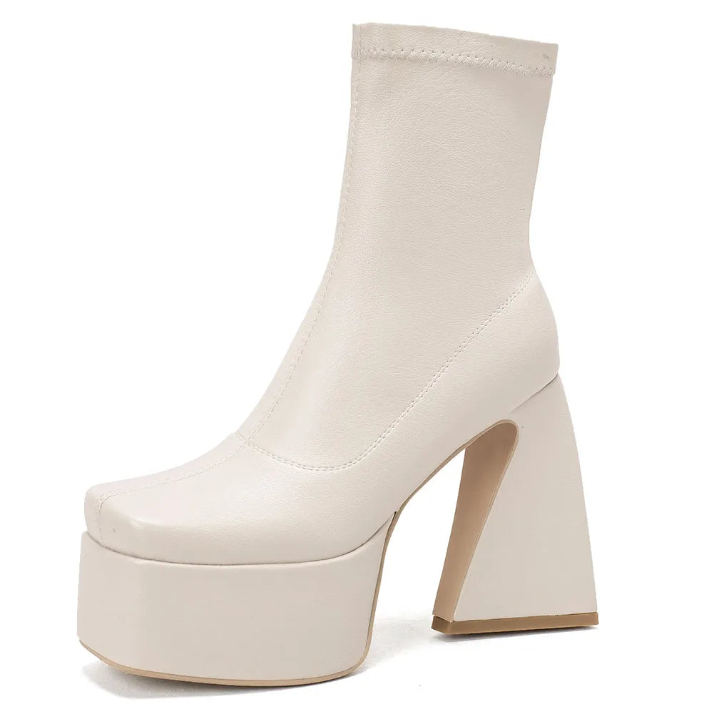 Platform Ankle Boots mit Zipper – Bold. Clean. Fashion-Statement.