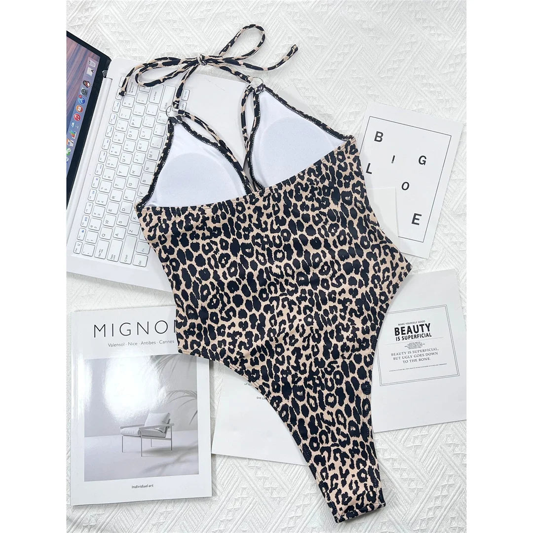 Cut-Out Monokini mit Metallringen – sexy, auffällig & ideal für deinen Sommer-Style