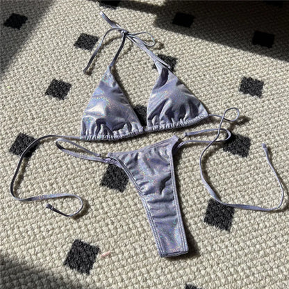 Glitzernder High-Cut Halter-Bikini – für funkelnde Auftritte am Strand