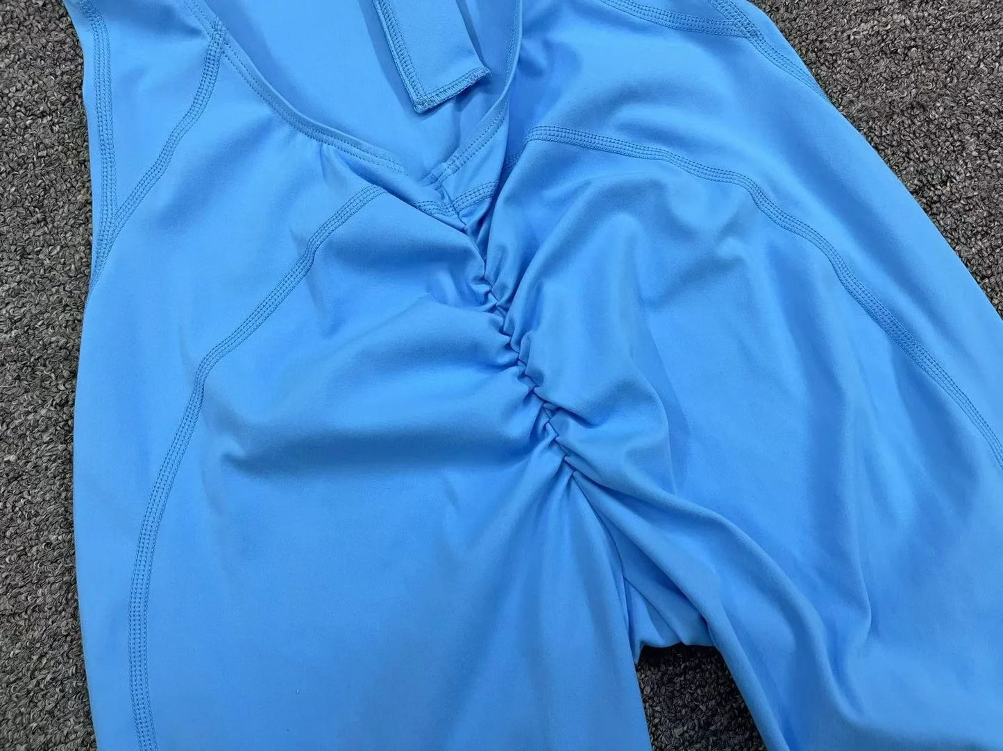 Kurzer Sport-Jumpsuit – Dein perfekter Begleiter für Workout & Freizeit