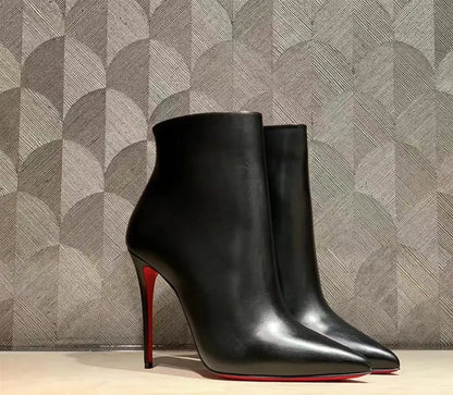 Elegante Short Boots mit roter Sohle & Pointed-Toe-Design