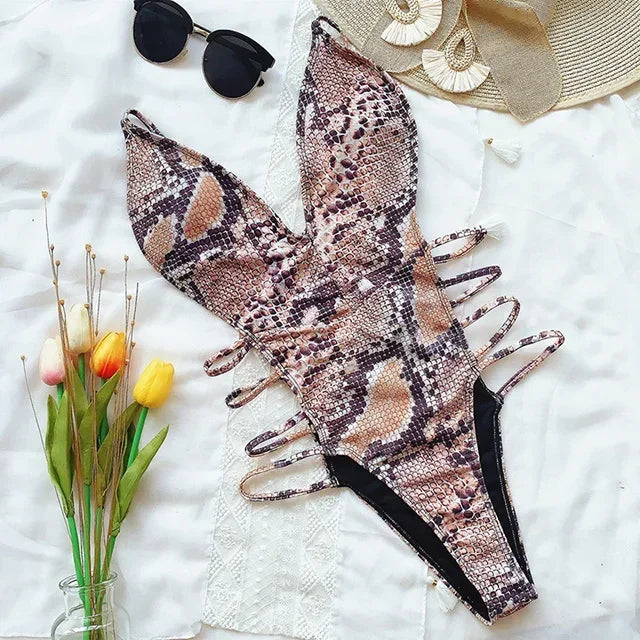 Schlangenprint Monokini – sexy, rückenfrei & mit wildem Charakter
