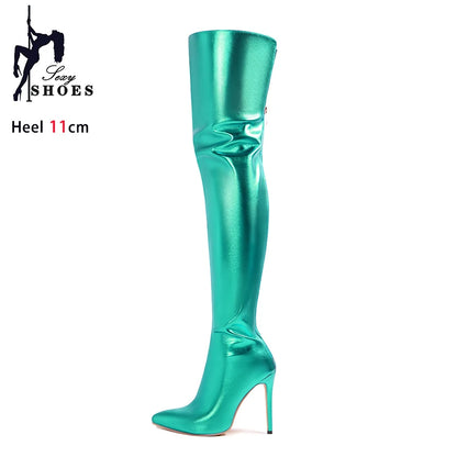 Oberschenkelhohe Stiefel mit spitzer Zehenpartie & Rückenzipper – Glanzvoll. Stark. Unvergesslich.