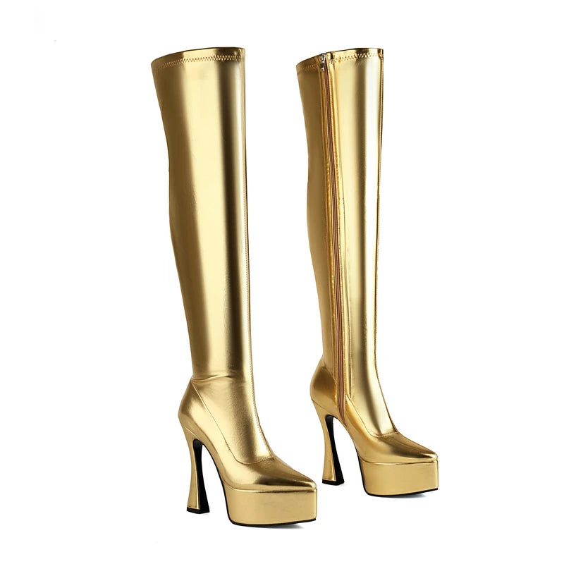 Pointed Overknees – Scharf, sinnlich & winter-ready