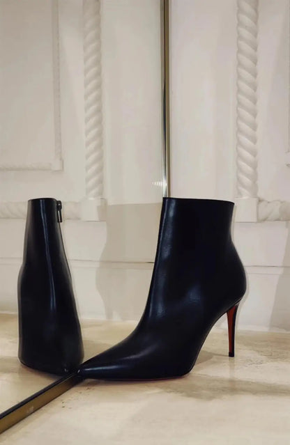 Elegante Short Boots mit roter Sohle & Pointed-Toe-Design