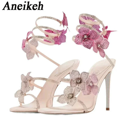 Crystal Flower Heels – Funkelnde Eleganz mit verspieltem Twist