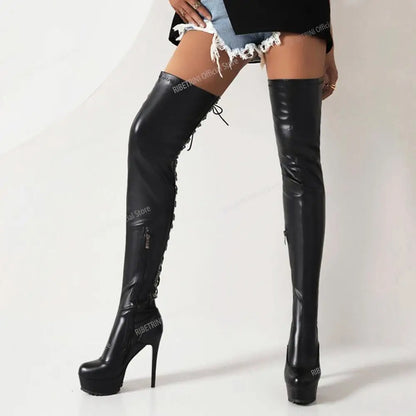 Platform High Boots mit Chunky Heel – Bold. Sexy. Ready to Party.