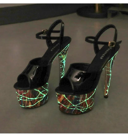 Super High Platform Sandals – Glanz, Höhe & Attitude