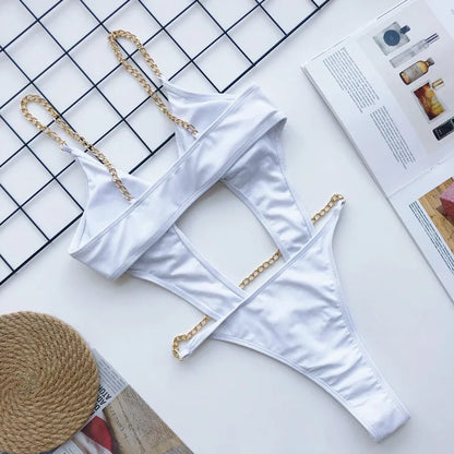 Verführerischer Cut-Out Trikini – der Hingucker am Strand!